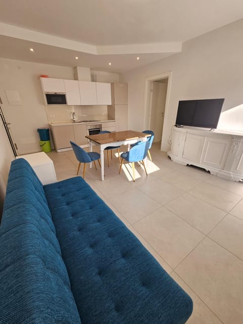 TV and multimedia, Kitchen or kitchenette, Living room