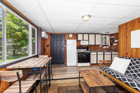 Chippewa Bluffs Resort Combined 3BR 3BA Cabins Cabin in Michigan