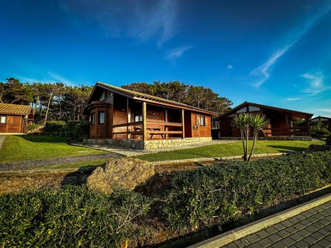 Property building, Natural landscape, Garden, Balcony/Terrace, Garden view, Sea view, Quiet street view, air conditioner, air conditioner