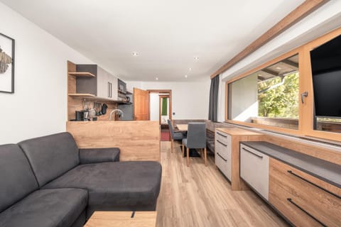 TV and multimedia, Kitchen or kitchenette, Living room, Seating area