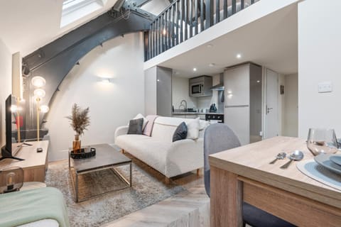 Living room, Dining area, kitchen