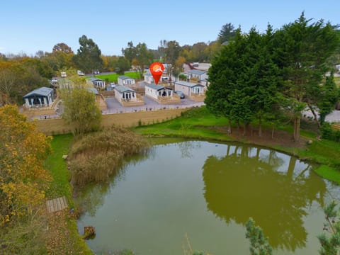 Patio, Nearby landmark, Neighbourhood, Natural landscape, Bird's eye view, Fishing, View (from property/room), Pets, Lake view, pet friendly