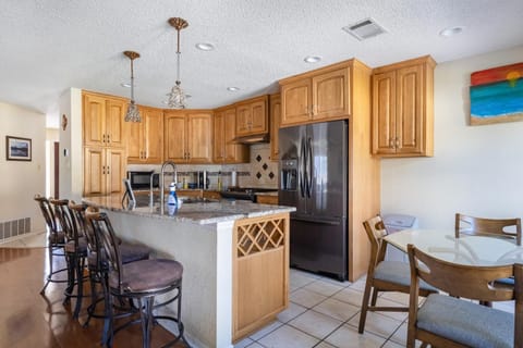 Kitchen or kitchenette, Dining area, dishwasher, oven, stove
