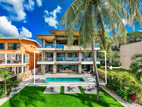 Property building, Garden, Swimming pool