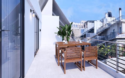 Property building, Balcony/Terrace, Dining area