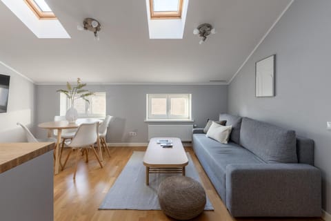 TV and multimedia, Living room, Dining area