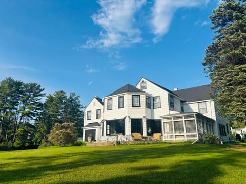 Island Estate House in La Pointe