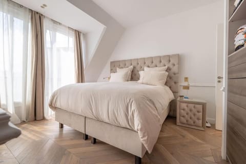 Palais Privé Luxe Vue Tour Eiffel Confort Exclusif Apartment in Paris