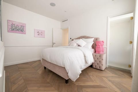 Palais Privé Luxe Vue Tour Eiffel Confort Exclusif Apartment in Paris