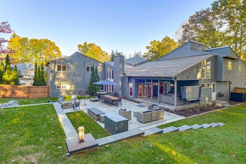 7 Mi to Skiing Lake George Home with Large Patio House in Queensbury