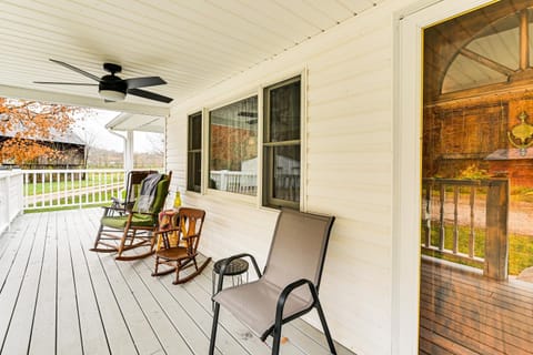 On 220 Acres! Hot Tub Haven in West Liberty House in Kentucky