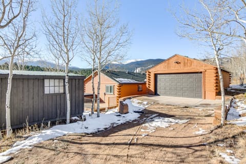 Mtn-View Haven with Hot Tub 9 Mi to Dtwn Bailey House in Bailey