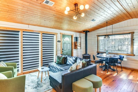 Mtn-View Haven with Hot Tub 9 Mi to Dtwn Bailey House in Bailey