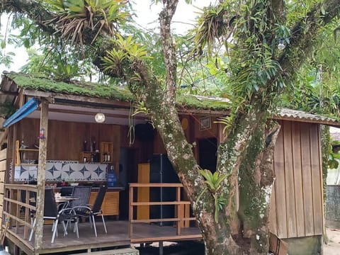 Property building, Patio, Spring, Day, Garden, View (from property/room), Balcony/Terrace, Dining area, Garden view