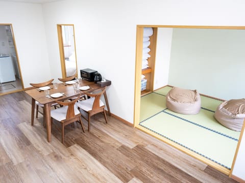 Living room, Dining area