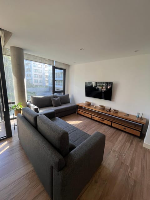 Communal lounge/ TV room