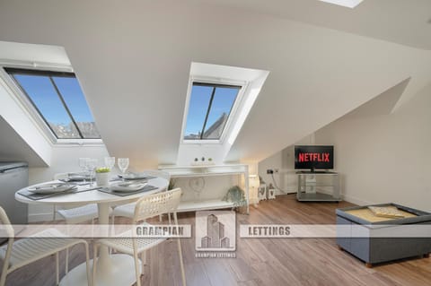 TV and multimedia, Dining area
