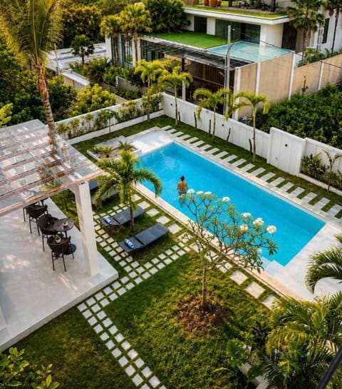 Patio, Spring, Day, Garden, Garden view, Pool view, Swimming pool, sunbed