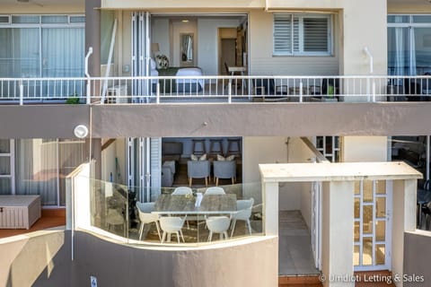 Day, Balcony/Terrace, Seating area