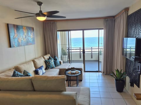 Natural landscape, TV and multimedia, View (from property/room), Balcony/Terrace, Living room, Sea view