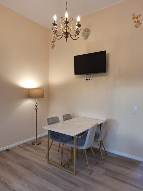 TV and multimedia, Dining area