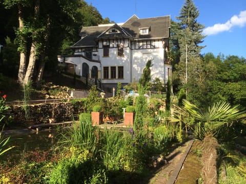 Property building, Spring, Day, Garden view