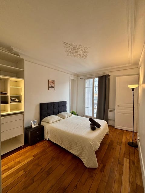 Bed, Bedroom, flat iron
