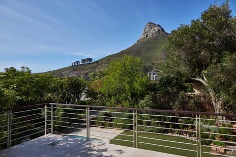 Nearby landmark, Natural landscape, Mountain view
