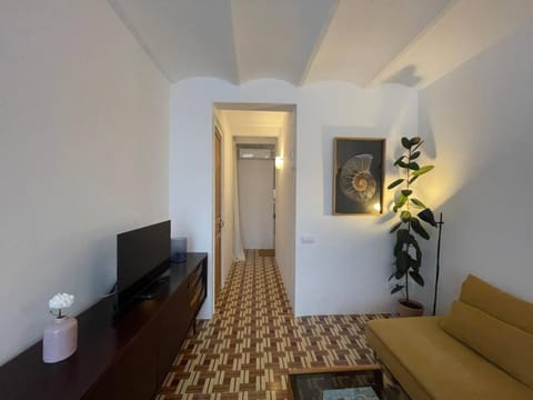 Barcelona Besos Apartment | 15' to Plaza Cataluña Apartment in Badalona