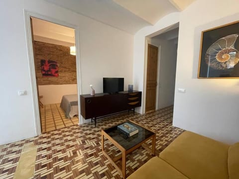 Barcelona Besos Apartment | 15' to Plaza Cataluña Apartment in Badalona