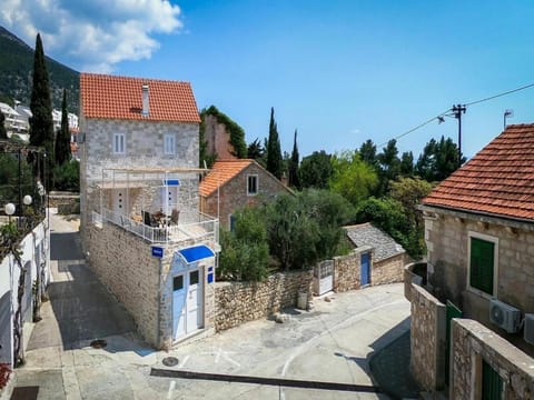 Coastal Charm Holiday Home House in Bol