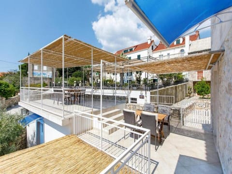 Coastal Charm Holiday Home House in Bol