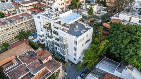 Property building, Neighbourhood, Location