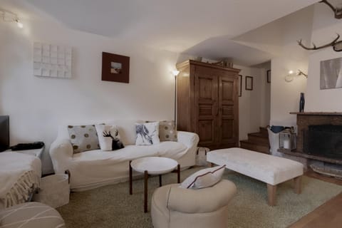 Communal lounge/ TV room, Living room