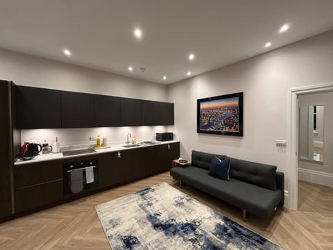 Kitchen or kitchenette, Living room
