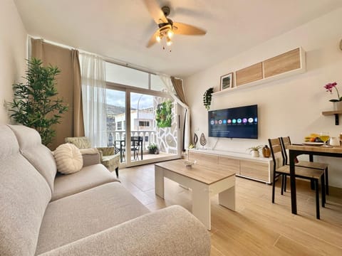TV and multimedia, Living room, Dining area