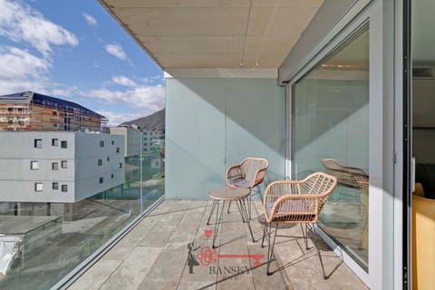 Property building, Patio, Day, View (from property/room), Balcony/Terrace, Mountain view