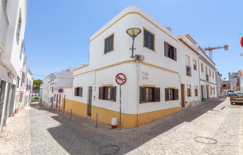 Property building, Street view