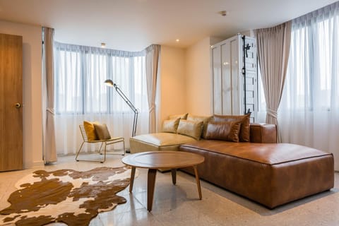 Living room, Photo of the whole room, Seating area