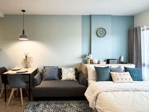 Bed, Living room, Bedroom