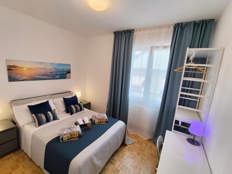 Living room, Bedroom
