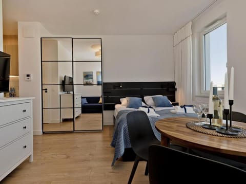 Bed, Living room, Photo of the whole room, Seating area, Bedroom