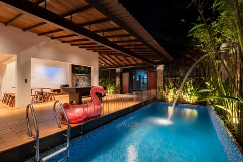 Living room, Swimming pool, Swimming pool