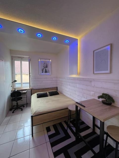 Lion d'or 27 Chambre meublée et équipée centre-ville Apartment in Montluçon