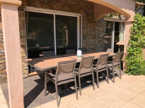 Villa Paquerette pour 10 personnes avec piscine chauffée au Domaine de Valcros à la Londe-Les-Maures Villa in La Londe-les-Maures