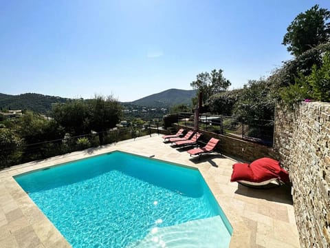 Villa Paquerette pour 10 personnes avec piscine chauffée au Domaine de Valcros à la Londe-Les-Maures Villa in La Londe-les-Maures