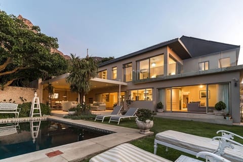 4 Bedroom Villa Cramond in Camps Bay House in Camps Bay