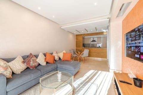 Communal lounge/ TV room, TV and multimedia, Kitchen or kitchenette, Living room, Seating area, Evening entertainment