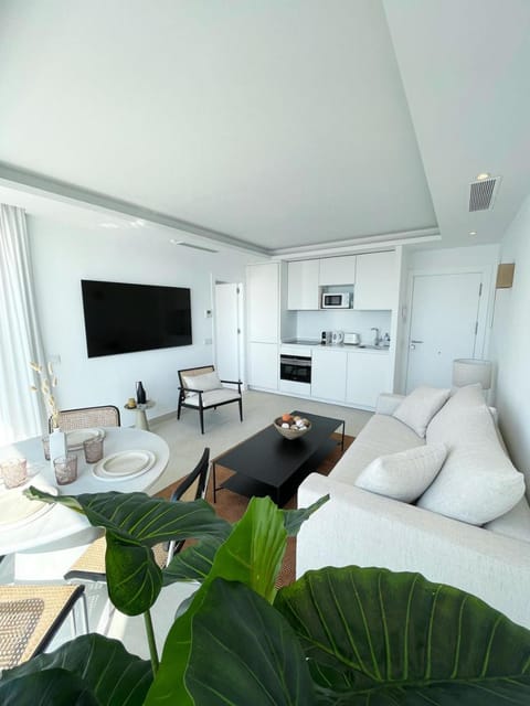 TV and multimedia, Kitchen or kitchenette, Living room, Dining area