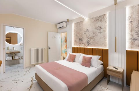 Bed, Bathroom, Photo of the whole room, Bedroom, towels, air conditioner